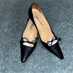 Vintage Manolo Blahnik Bow Front Black Leather Kitten Heels Size 38.5EU/8US
